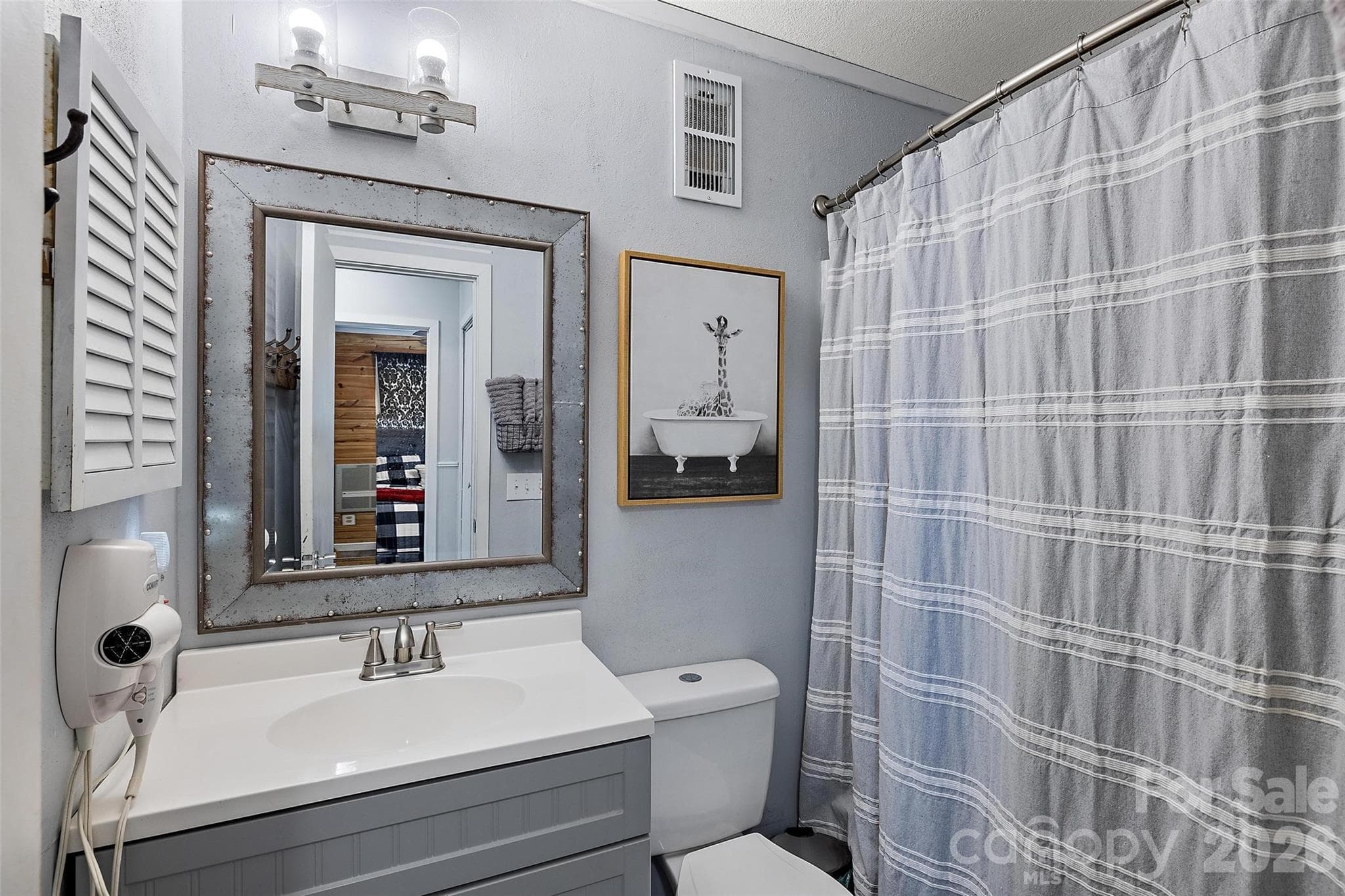 Updated Bathroom - Beech Mountain