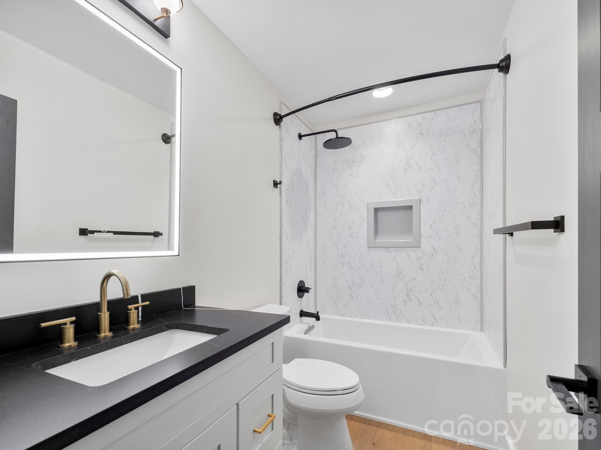 Guest bathroom on main - 17 Muirfield Drive, Arden