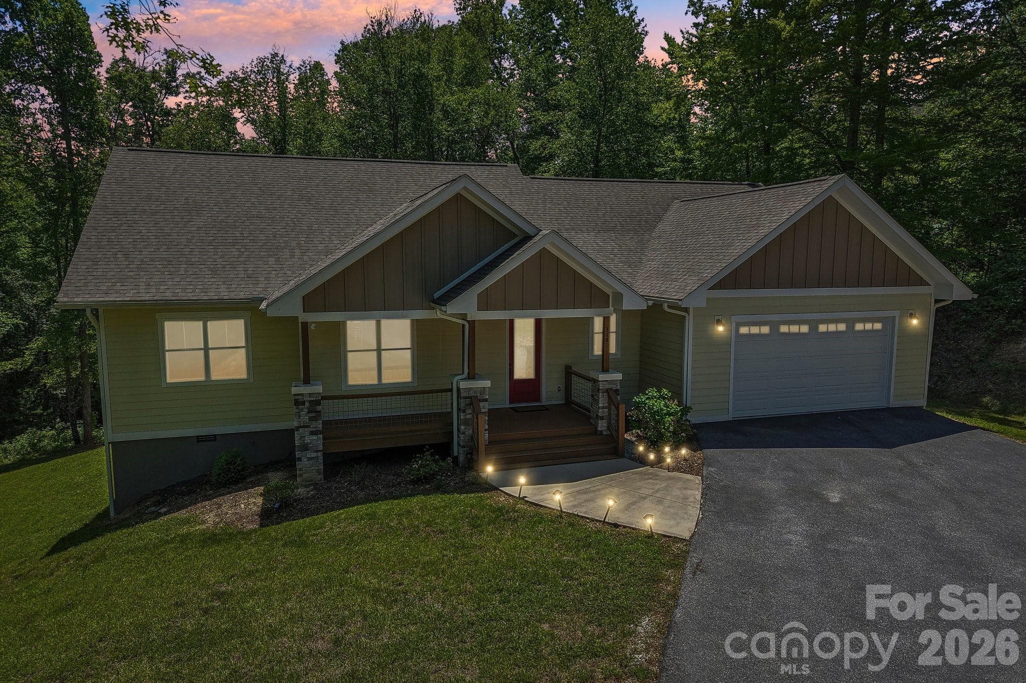 Single Family Residence at 318 Cider Hill Lane, Hendersonville, photo 2 of 48