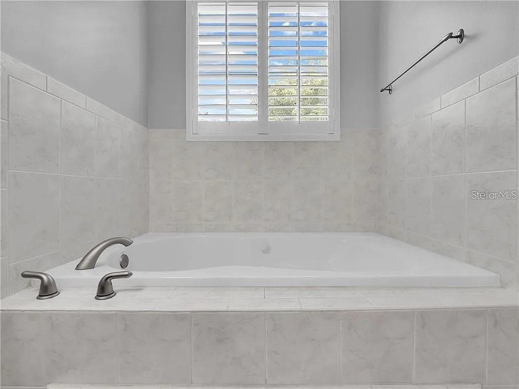 Single Family Residence at 2660 WINNEMISSETT OAKS DR, DELAND, photo 20 of 57