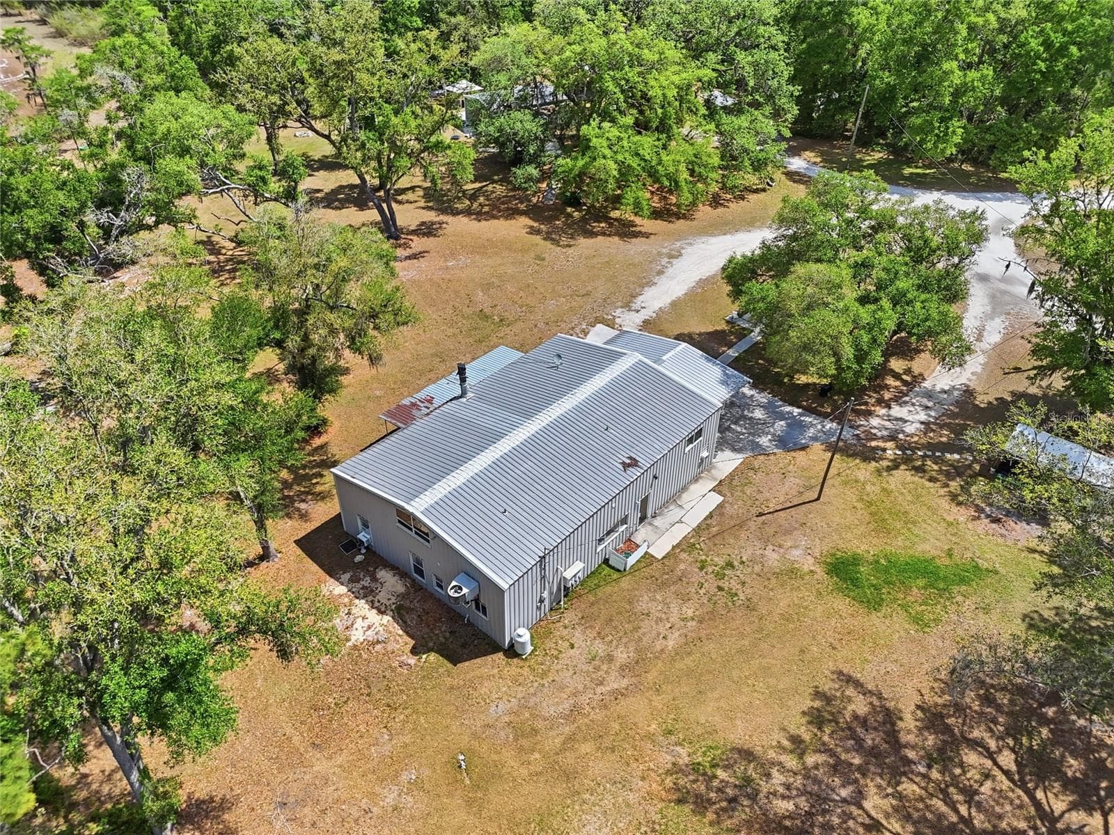 Single Family Residence at 401 SE FALCON RD, BRANFORD, photo 17 of 76