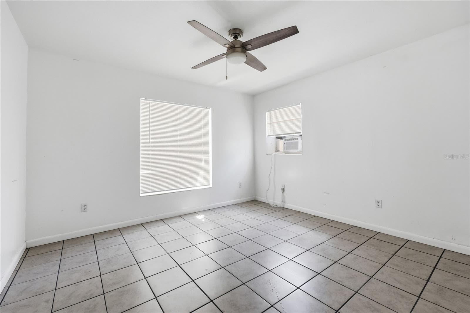 Single Family Residence at 401 SE FALCON RD, BRANFORD, photo 50 of 76