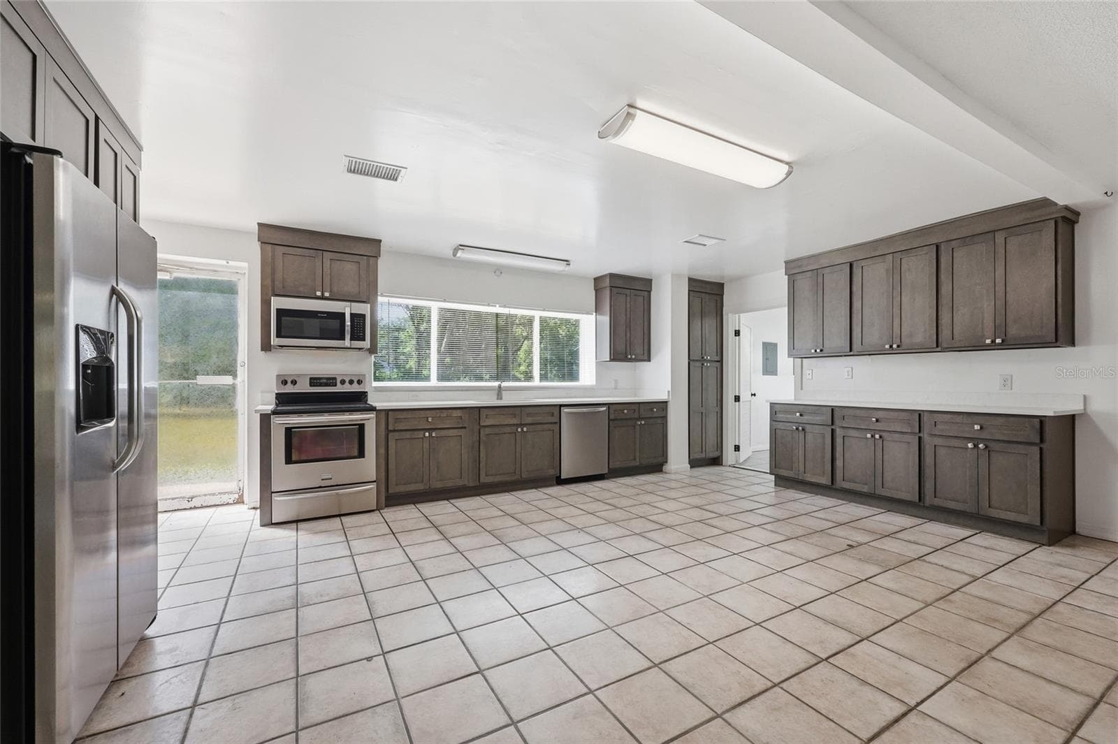 Single Family Residence at 401 SE FALCON RD, BRANFORD, photo 53 of 76