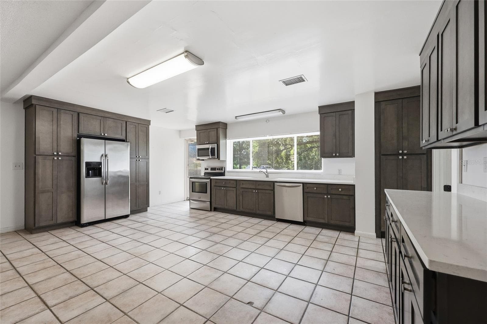 Single Family Residence at 401 SE FALCON RD, BRANFORD, photo 54 of 76