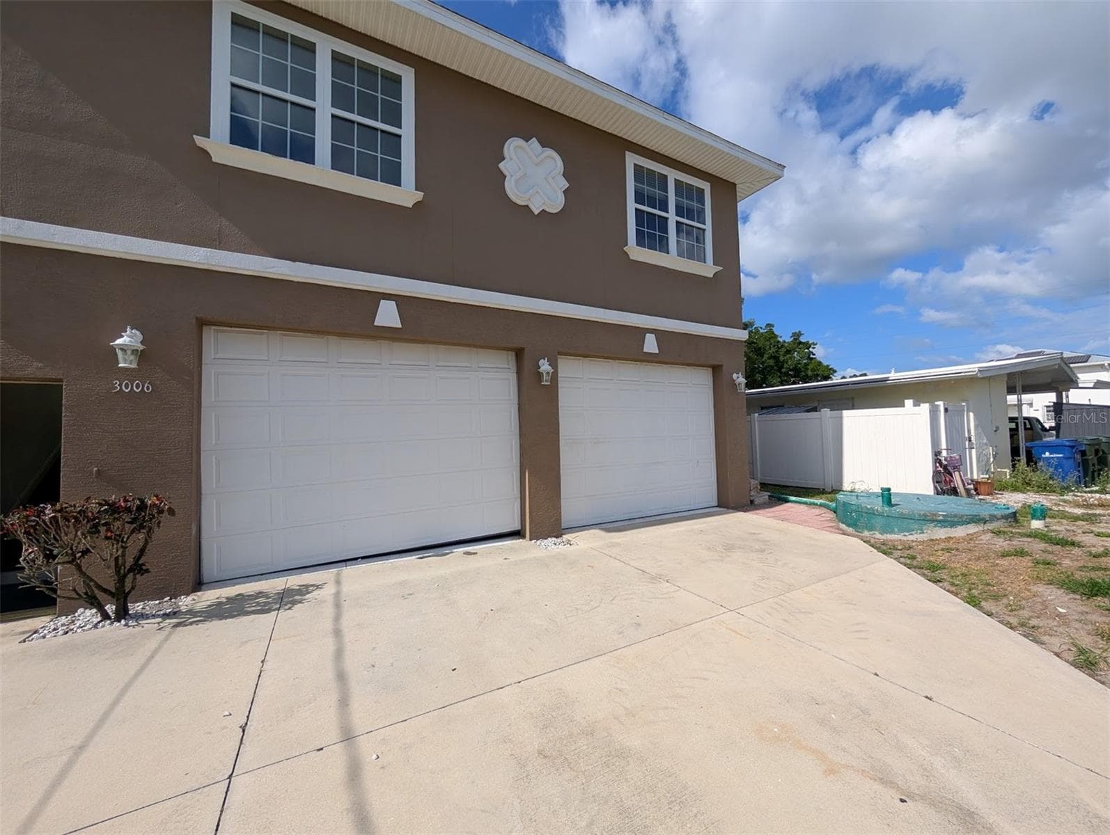 Single Family Residence at 3006 HAWTHORNE ST, SARASOTA, photo 2 of 14