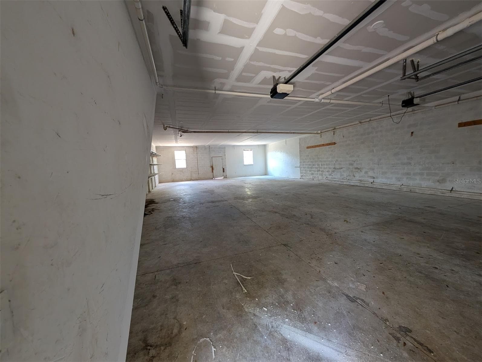 Single Family Residence at 3006 HAWTHORNE ST, SARASOTA, photo 3 of 14