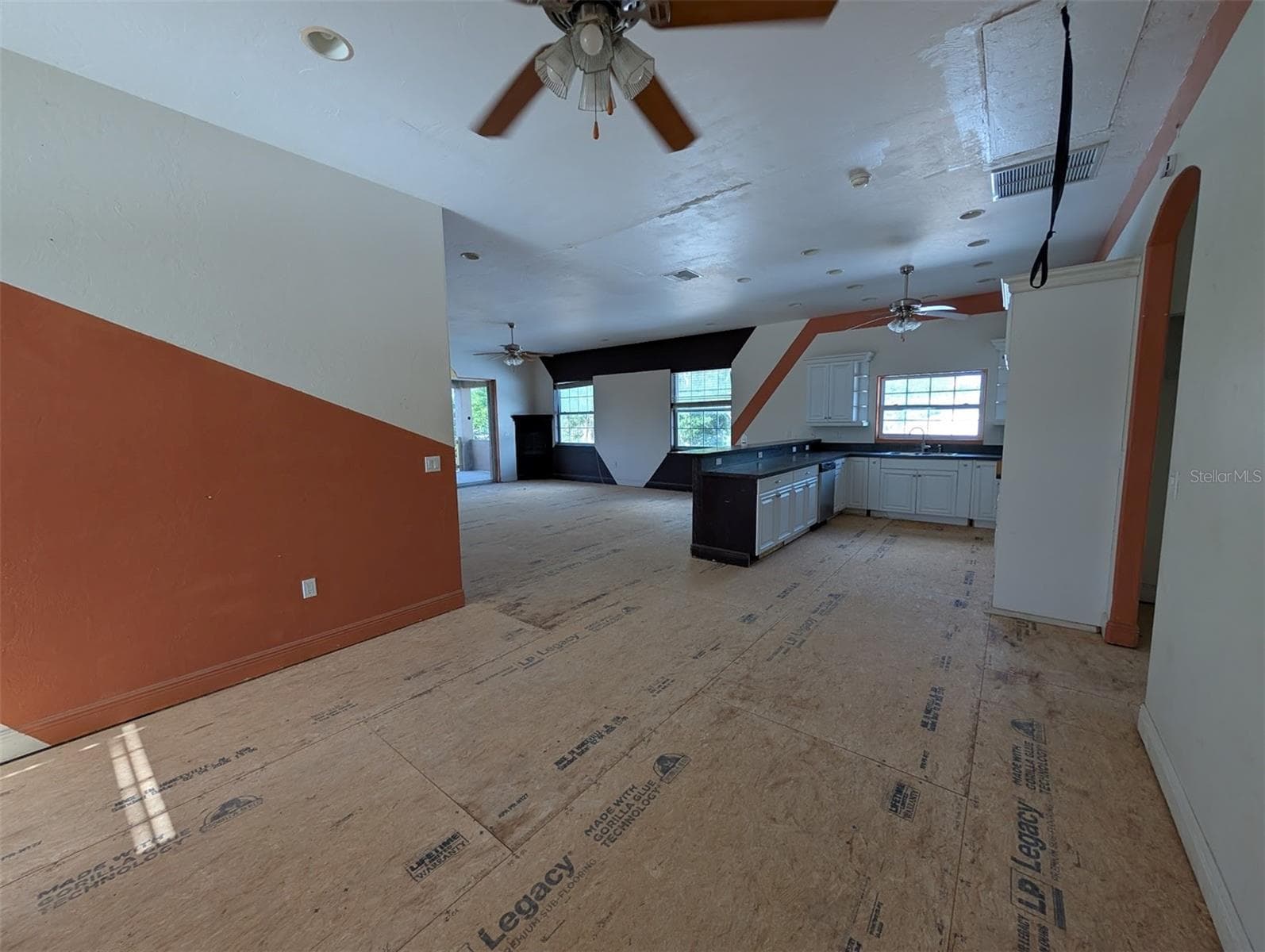 Single Family Residence at 3006 HAWTHORNE ST, SARASOTA, photo 5 of 14