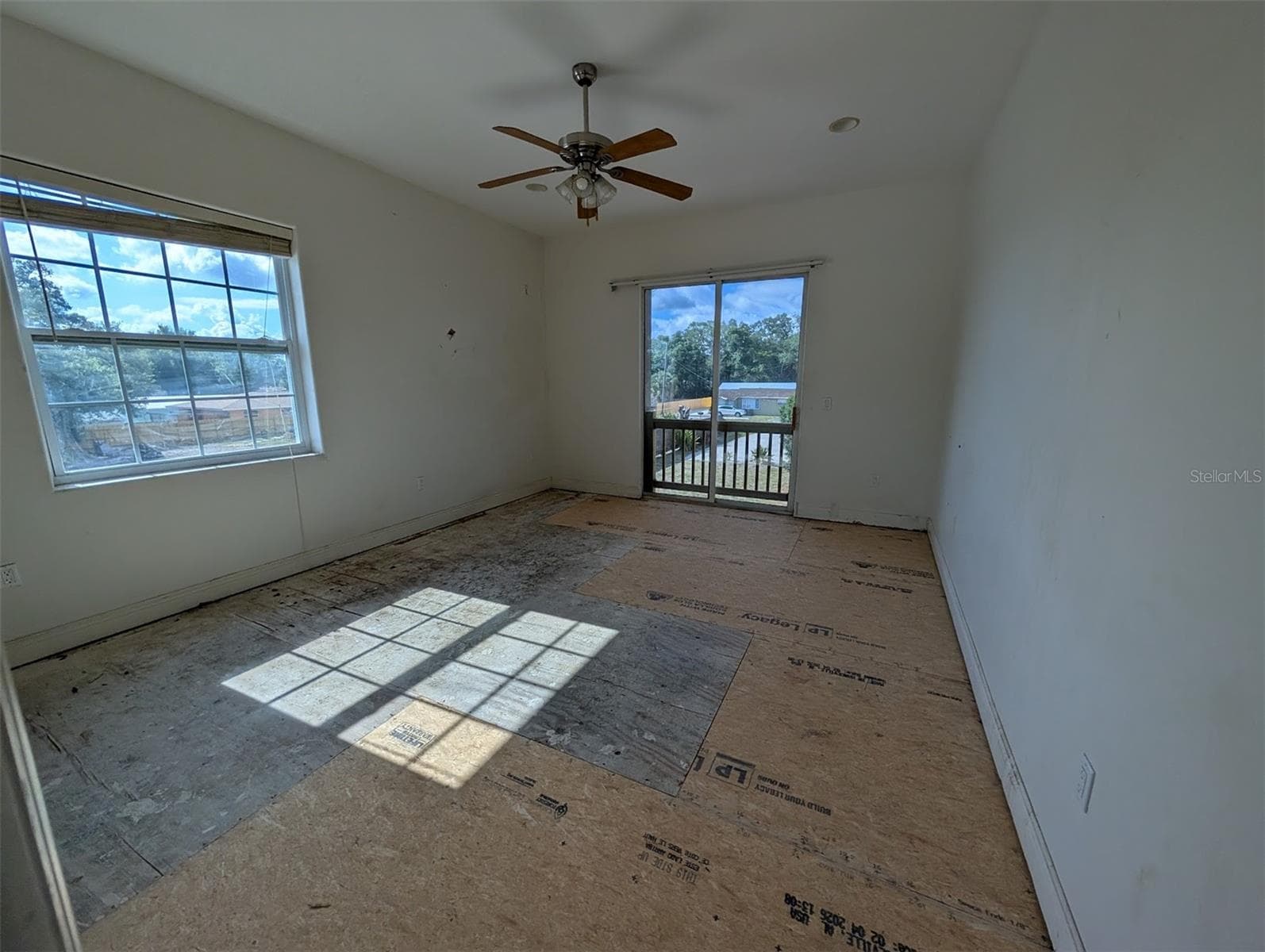 Single Family Residence at 3006 HAWTHORNE ST, SARASOTA, photo 9 of 14