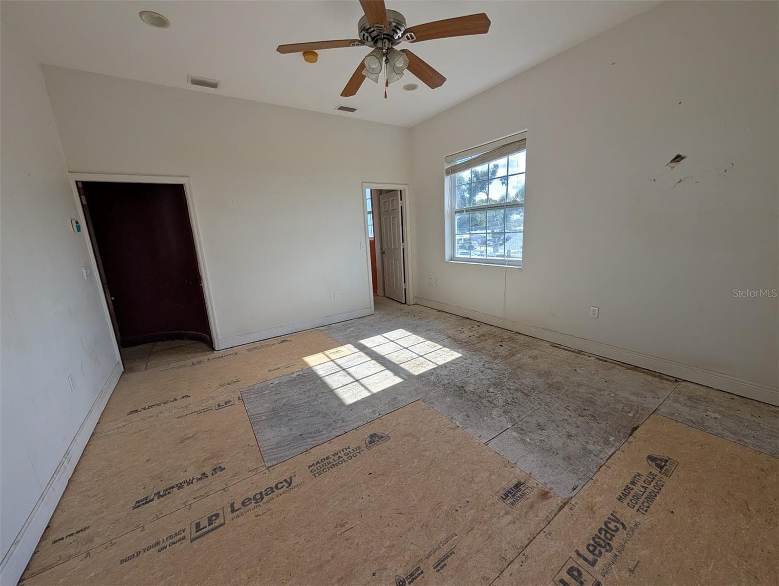 Single Family Residence at 3006 HAWTHORNE ST, SARASOTA, photo 10 of 14