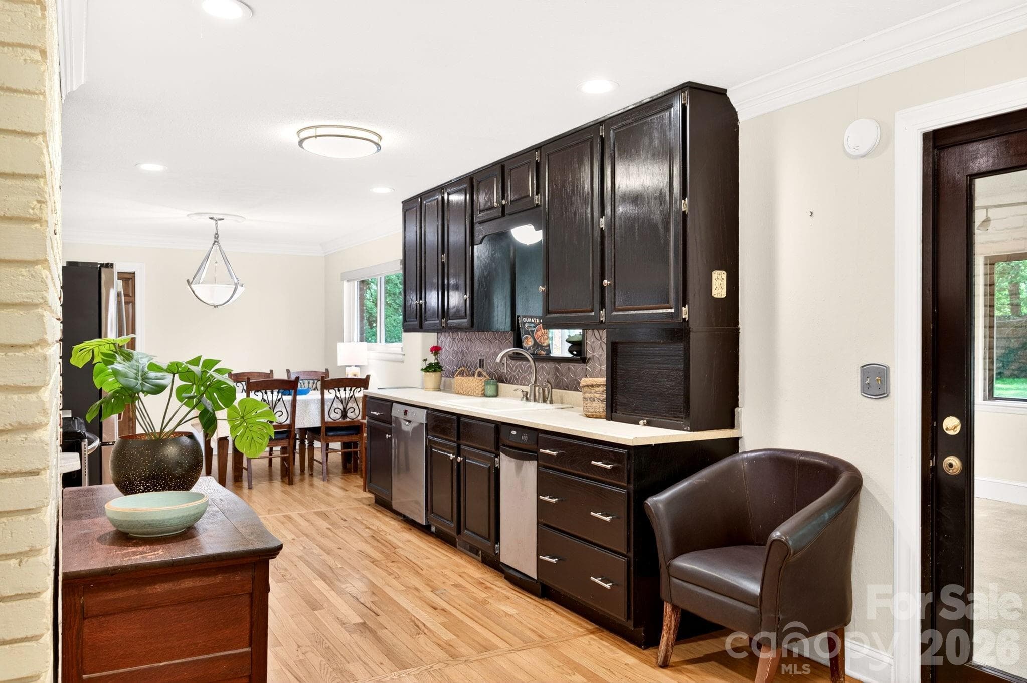 Spacious kitchen - 25 Bevlyn Drive, Asheville