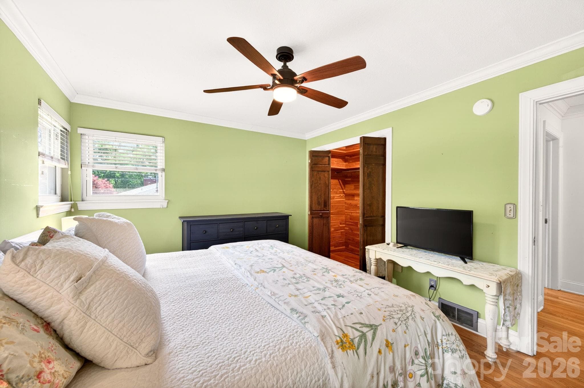 Guest bedroom - 25 Bevlyn Drive, Asheville
