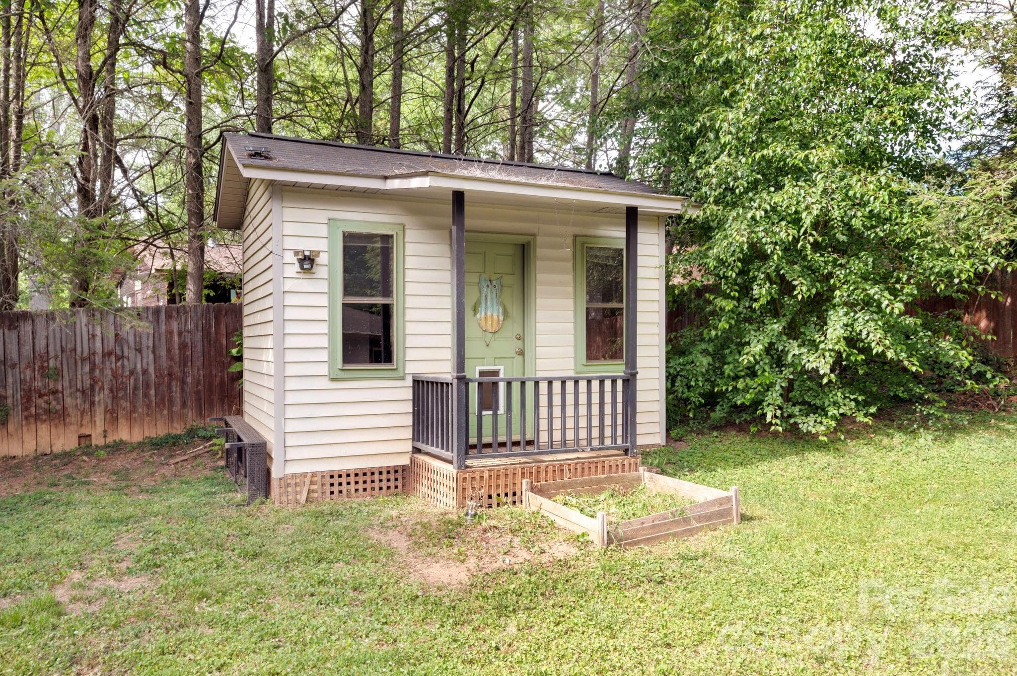Cute studio or storage shed - 25 Bevlyn Drive, Asheville