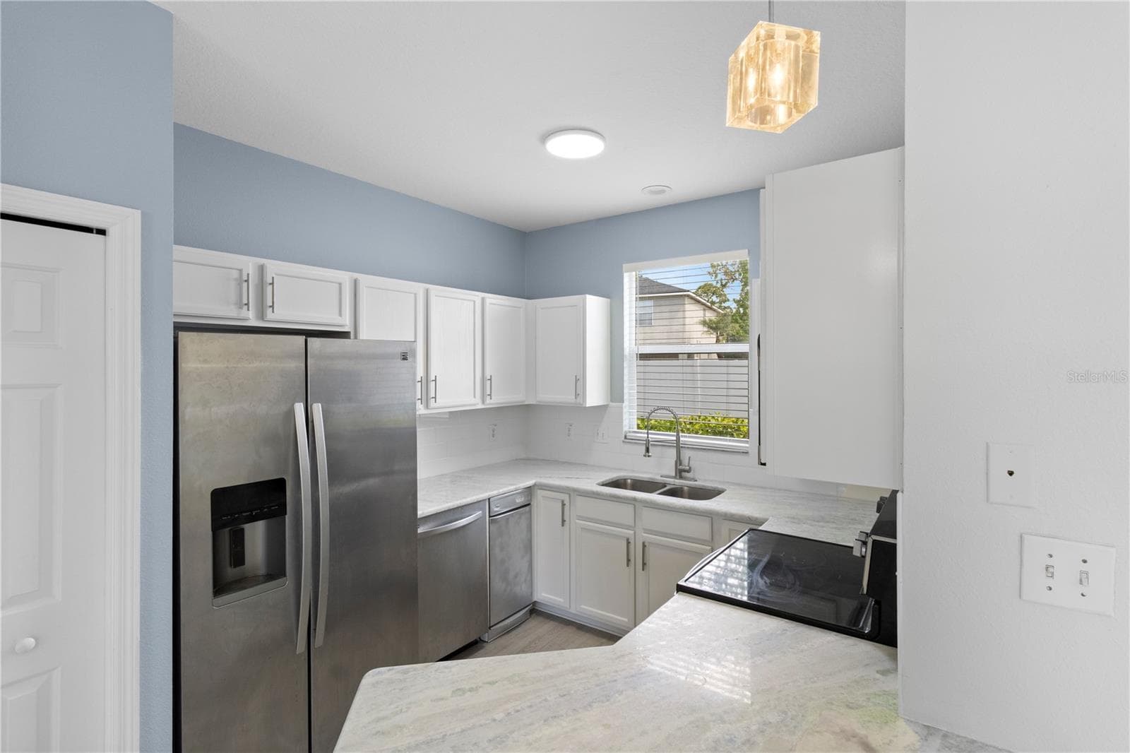 Townhouse at 12294 COUNTRY WHITE CIR, TAMPA, photo 6 of 21