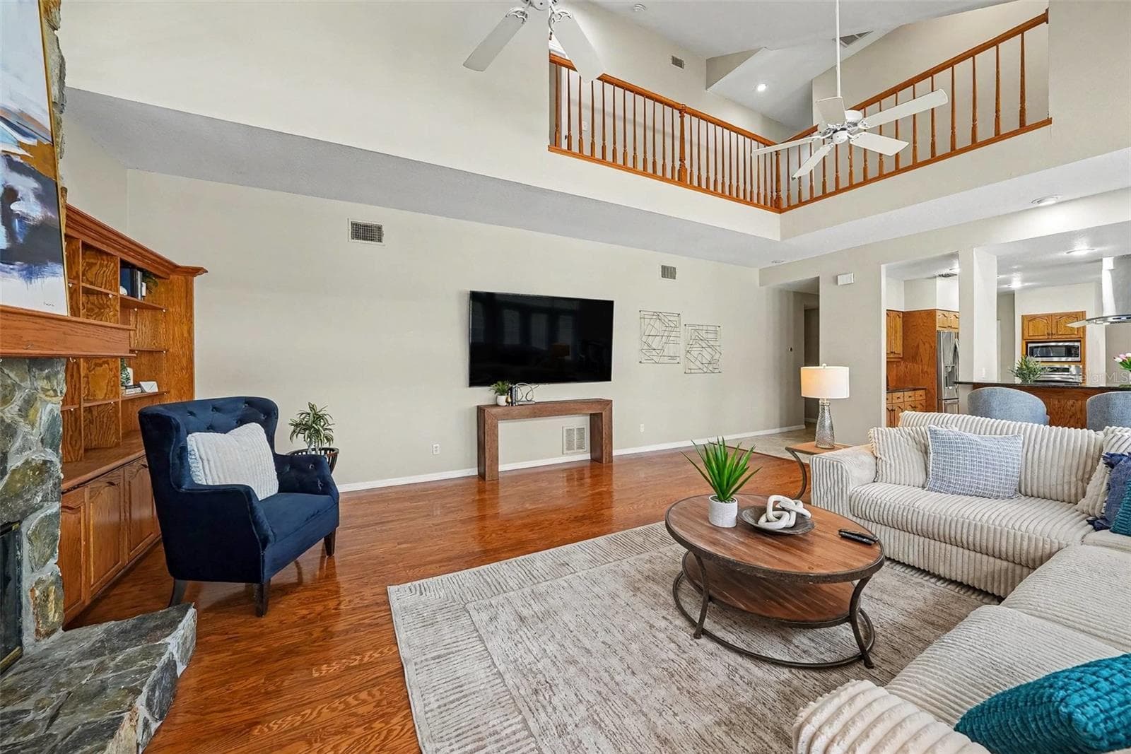 Single Family Residence at 833 MARCO DR NE, ST PETERSBURG, photo 5 of 51