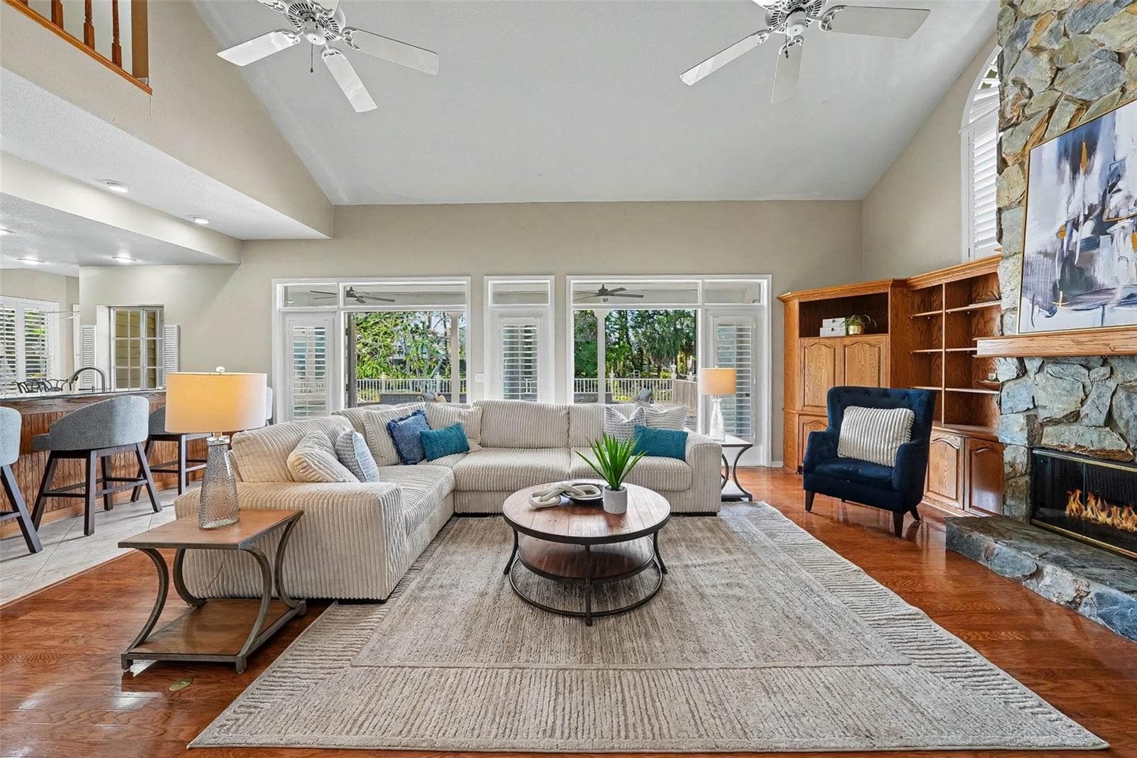 Single Family Residence at 833 MARCO DR NE, ST PETERSBURG, photo 6 of 51
