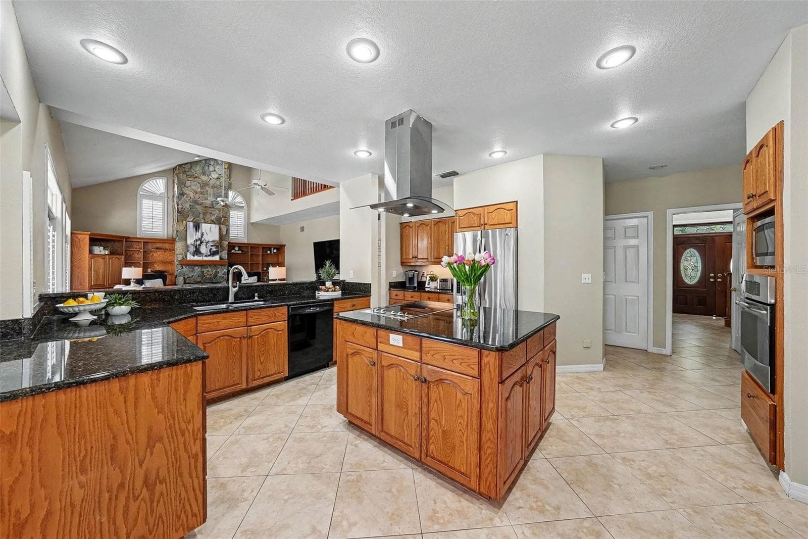 Single Family Residence at 833 MARCO DR NE, ST PETERSBURG, photo 15 of 51