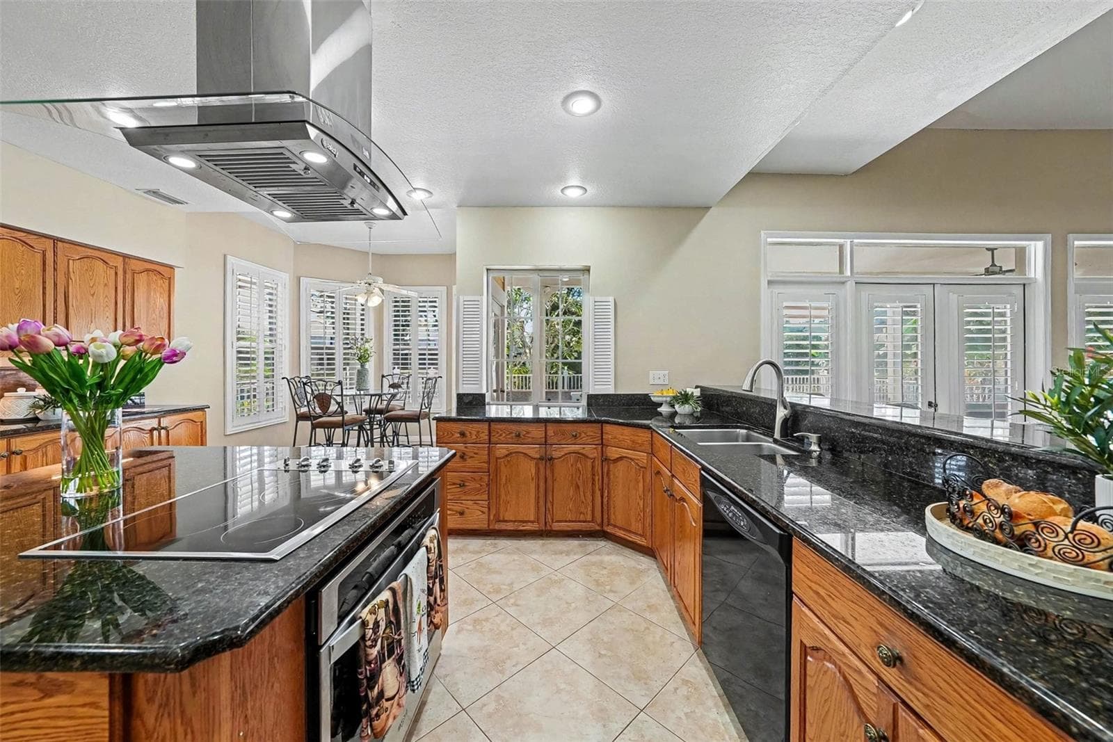 Single Family Residence at 833 MARCO DR NE, ST PETERSBURG, photo 16 of 51