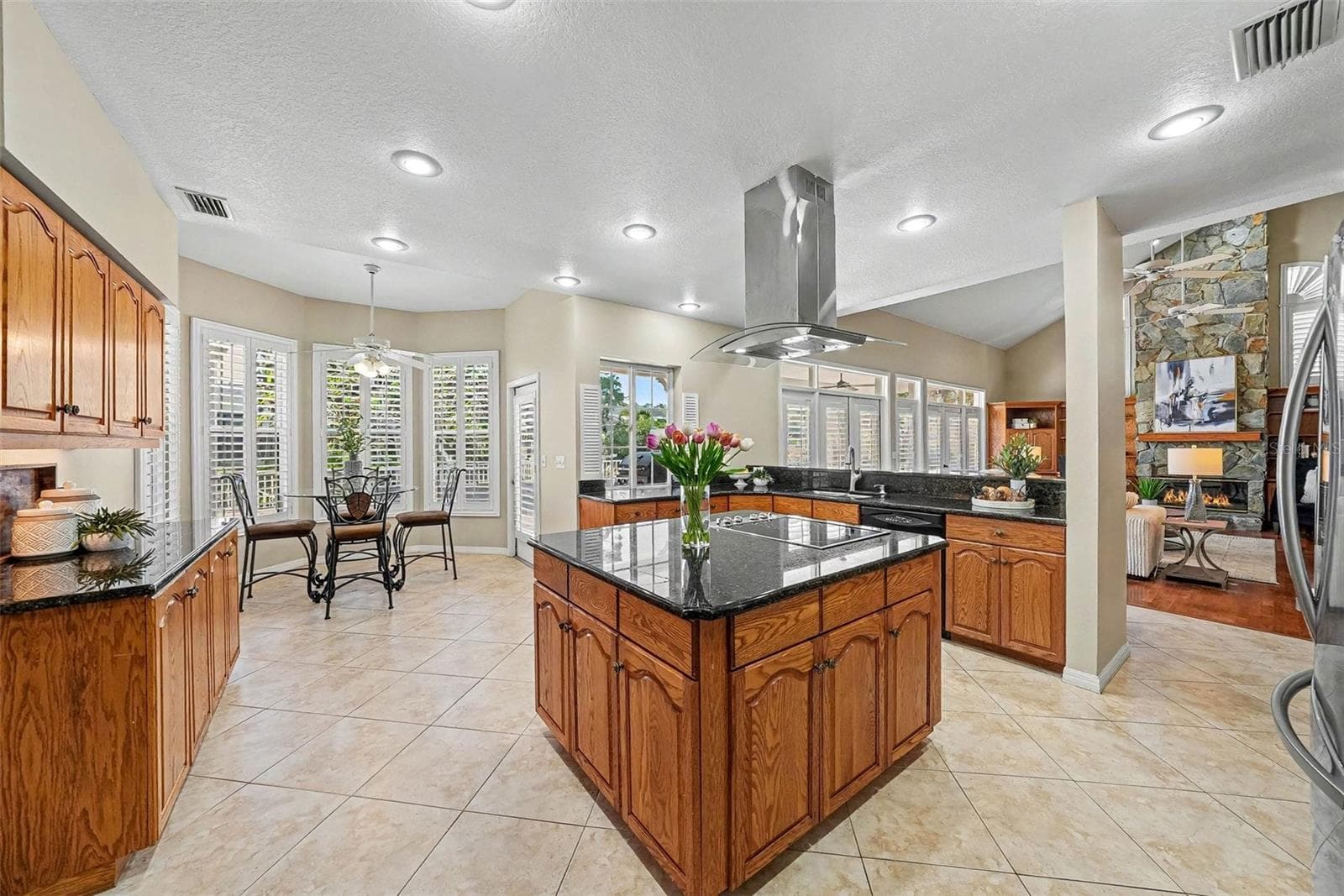 Single Family Residence at 833 MARCO DR NE, ST PETERSBURG, photo 17 of 51