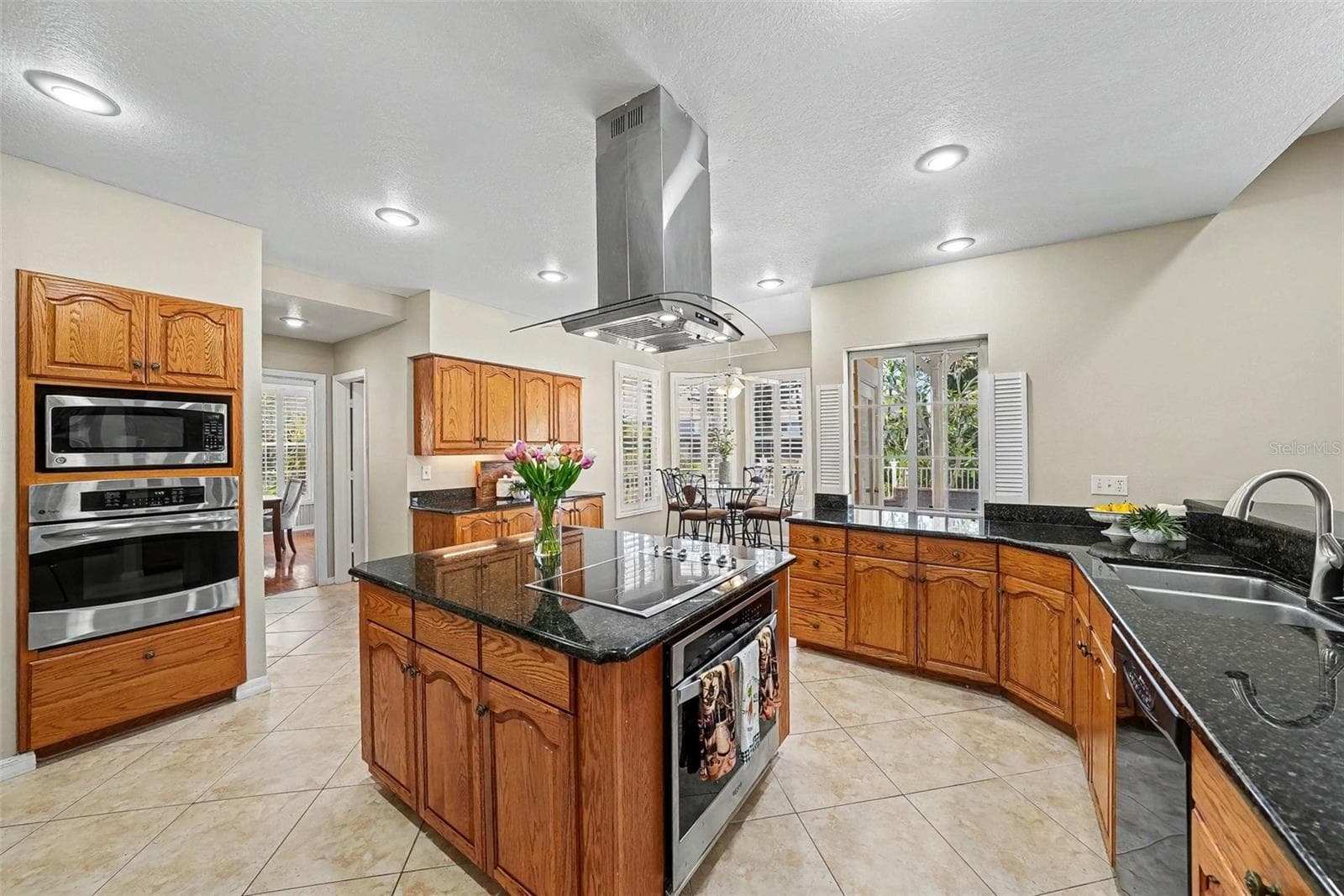 Single Family Residence at 833 MARCO DR NE, ST PETERSBURG, photo 18 of 51