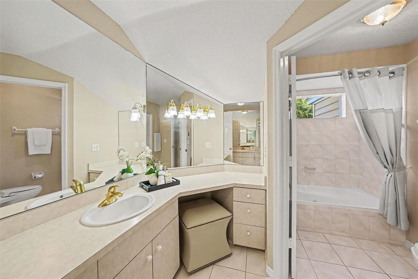 Single Family Residence at 833 MARCO DR NE, ST PETERSBURG, photo 33 of 51