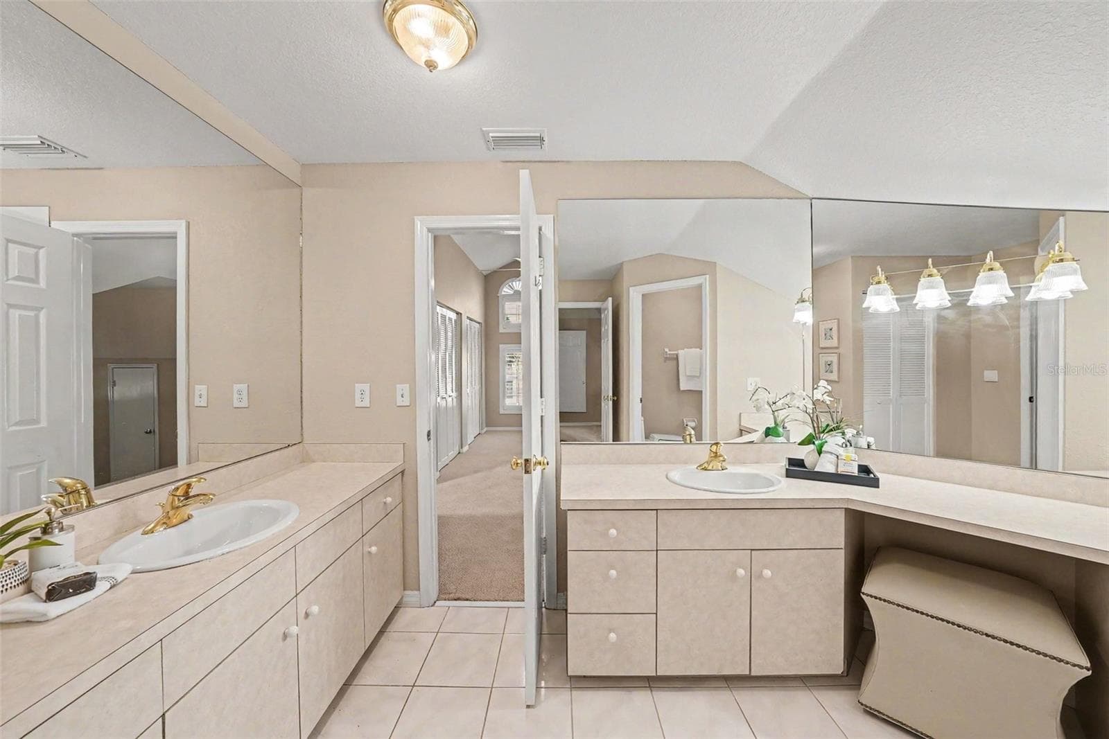 Single Family Residence at 833 MARCO DR NE, ST PETERSBURG, photo 34 of 51