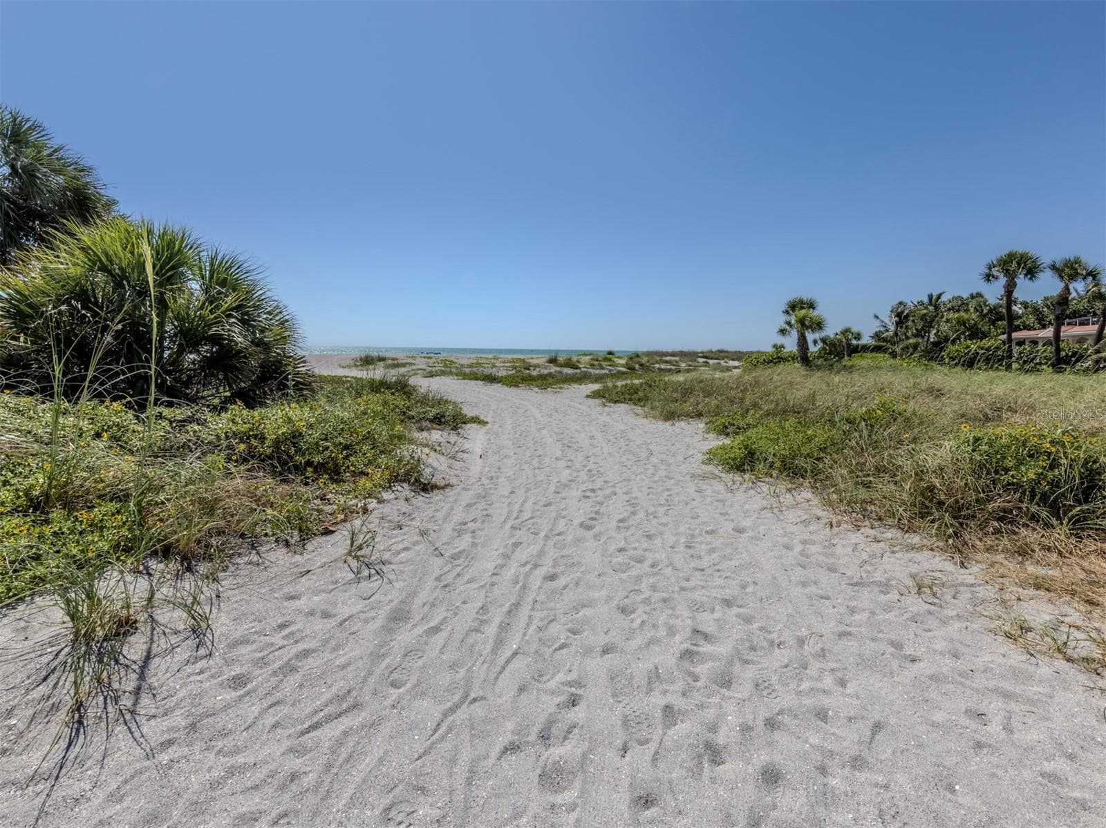 Entrance to nearby beach - 500 ALHAMBRA RD, VENICE