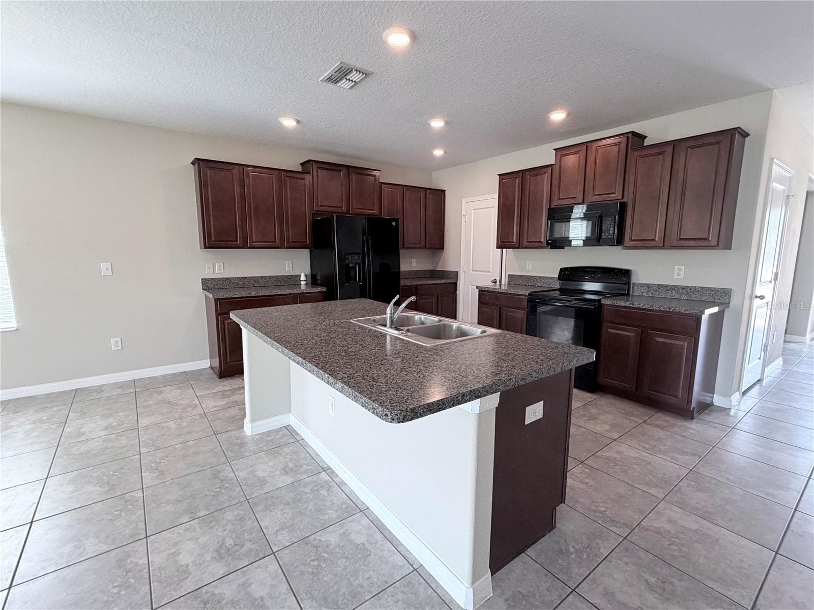 Single Family Residence at 10013 CRESTED FRINGE DR, RIVERVIEW, photo 5 of 25
