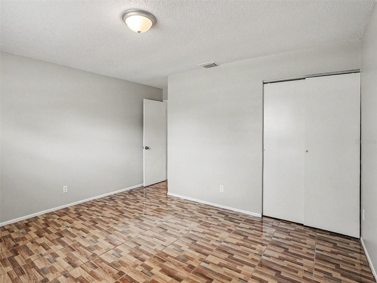Single Family Residence at 615 THOMAS JEFFERSON WAY, ORLANDO, photo 14 of 21