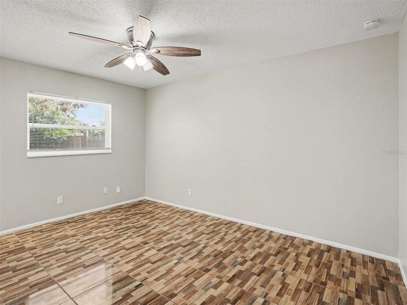Single Family Residence at 615 THOMAS JEFFERSON WAY, ORLANDO, photo 15 of 21