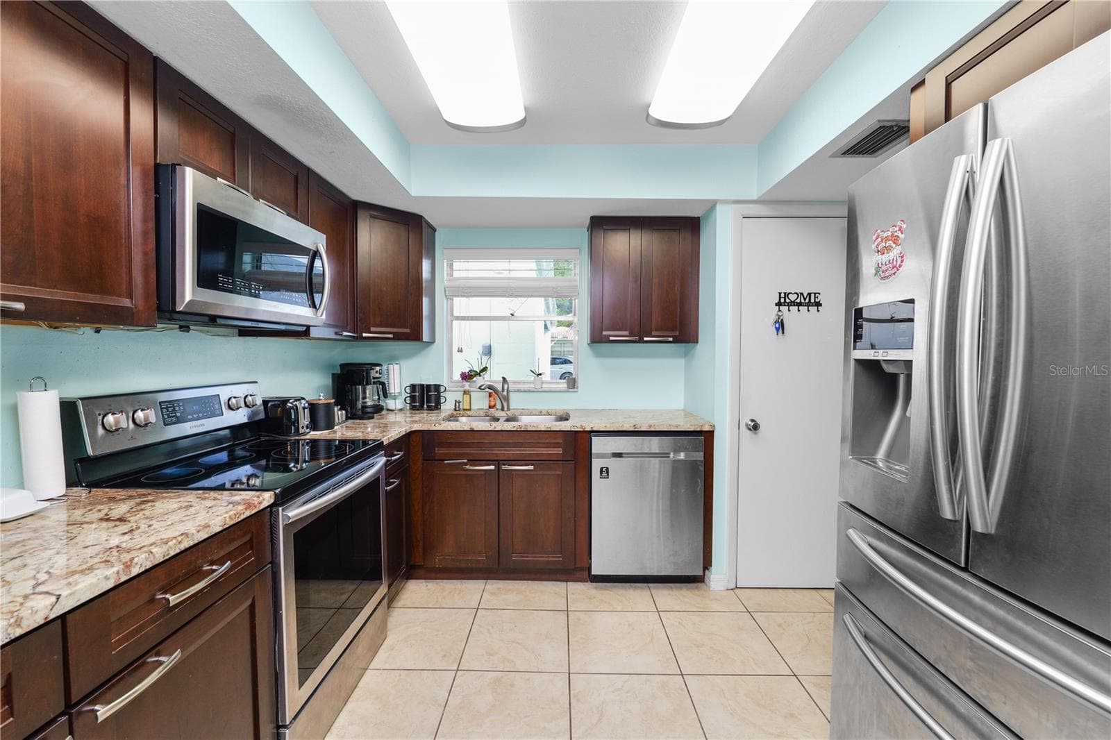 Condominium at 711 BARBER CIR #711, LAKELAND, photo 11 of 33