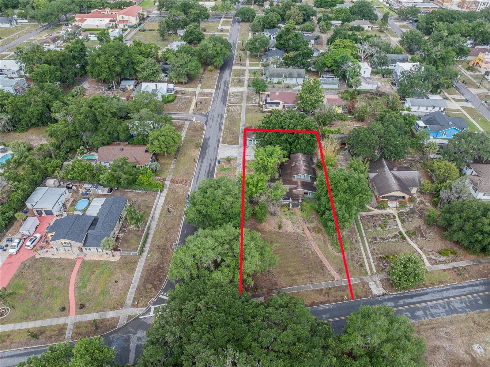 Single Family Residence at 116 S LAKESHORE BLVD, LAKE WALES, photo 2 of 53