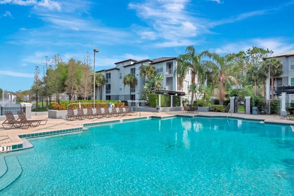 Primary Pool Area behind Clubhouse - 5815 LEGACY CRESCENT PL #202, RIVERVIEW