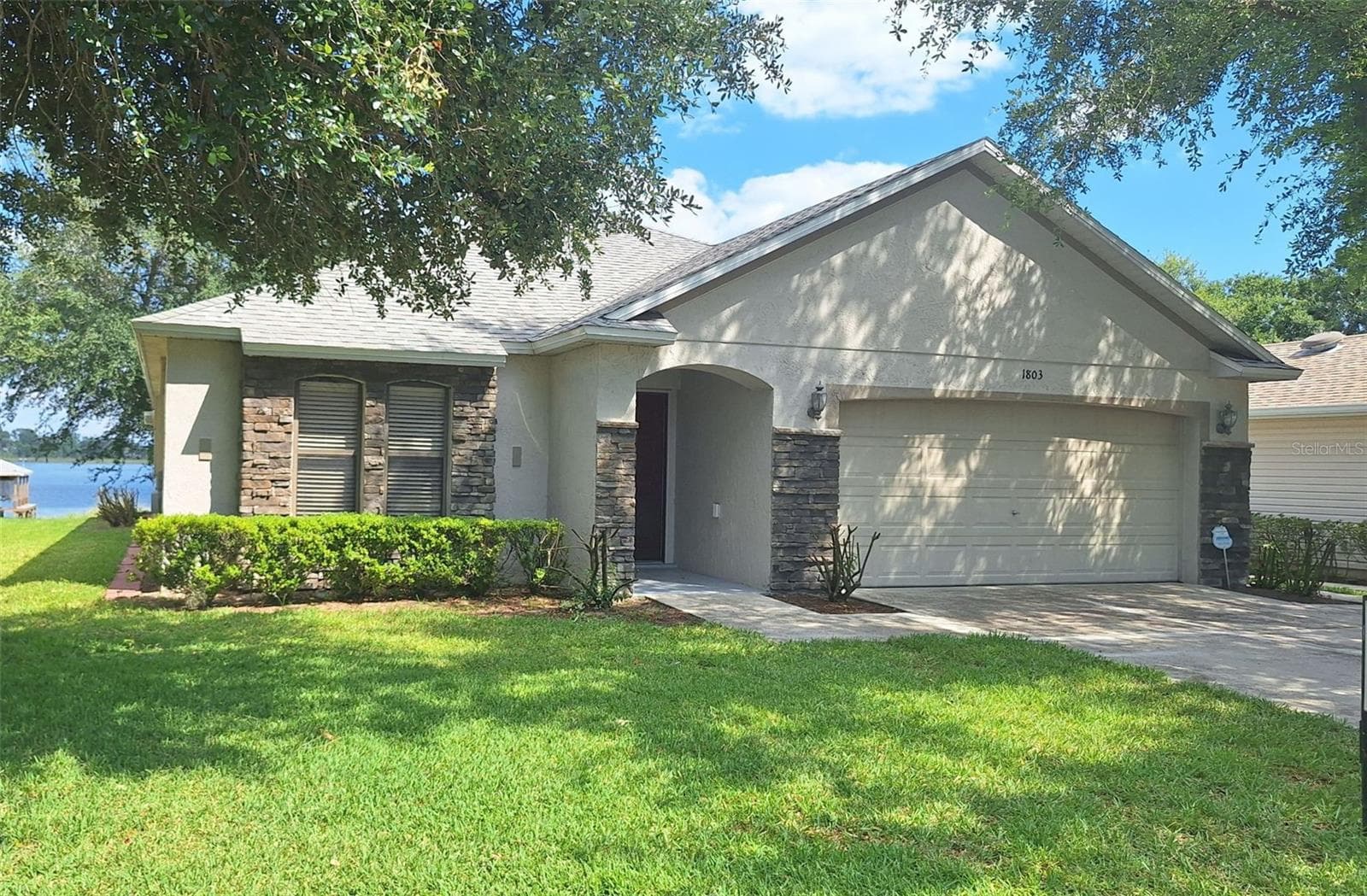 1803 LAKE VILLA DR
