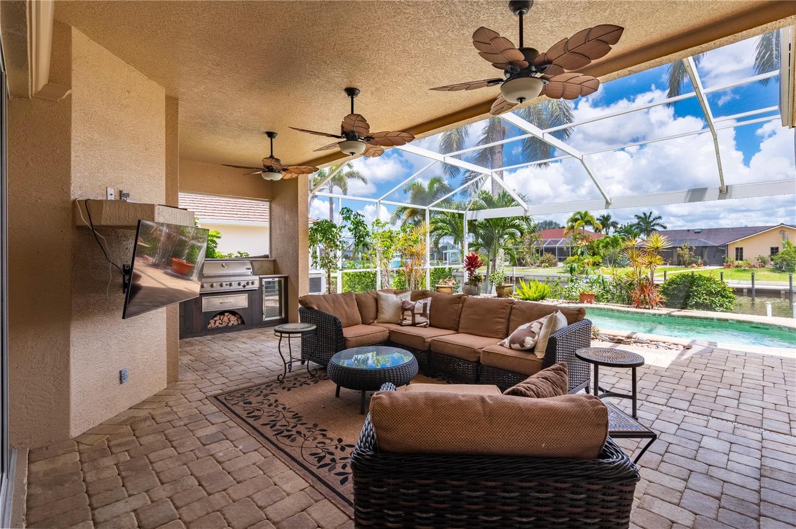Single Family Residence at 1020 VIA FORMIA, PUNTA GORDA, photo 5 of 80