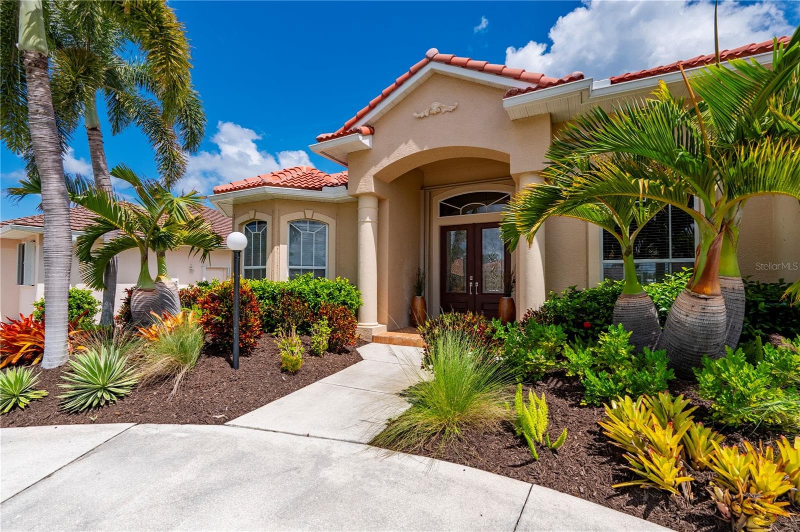 Single Family Residence at 1020 VIA FORMIA, PUNTA GORDA, photo 8 of 80