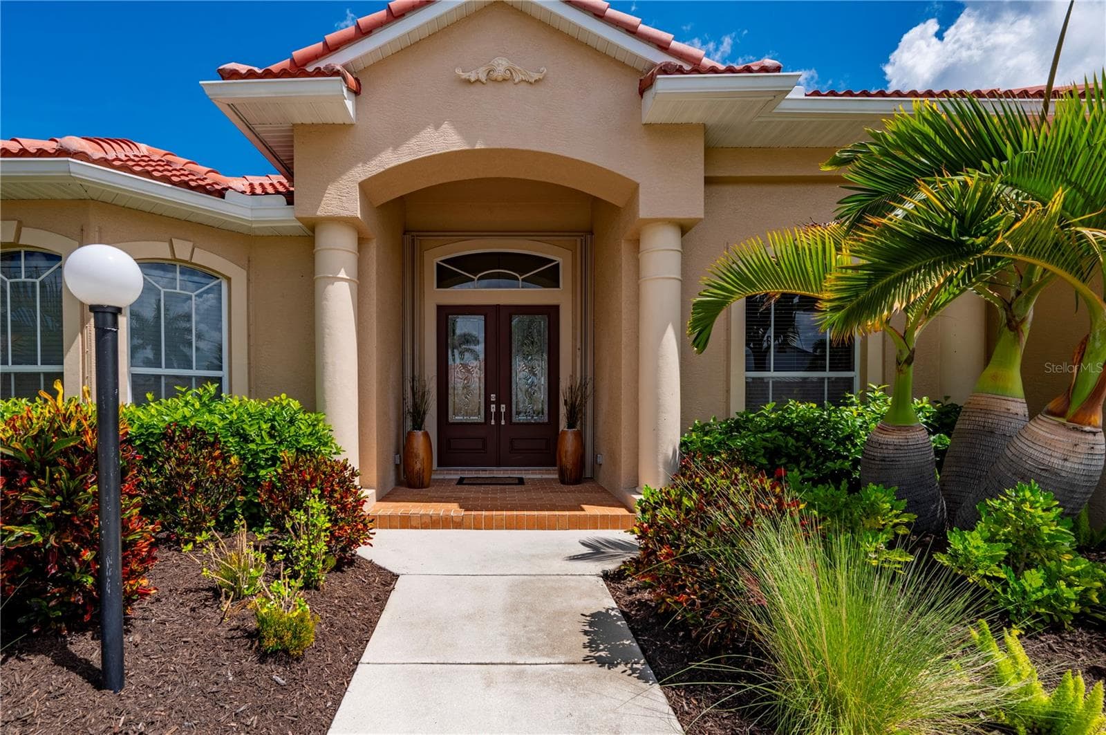 Single Family Residence at 1020 VIA FORMIA, PUNTA GORDA, photo 9 of 80