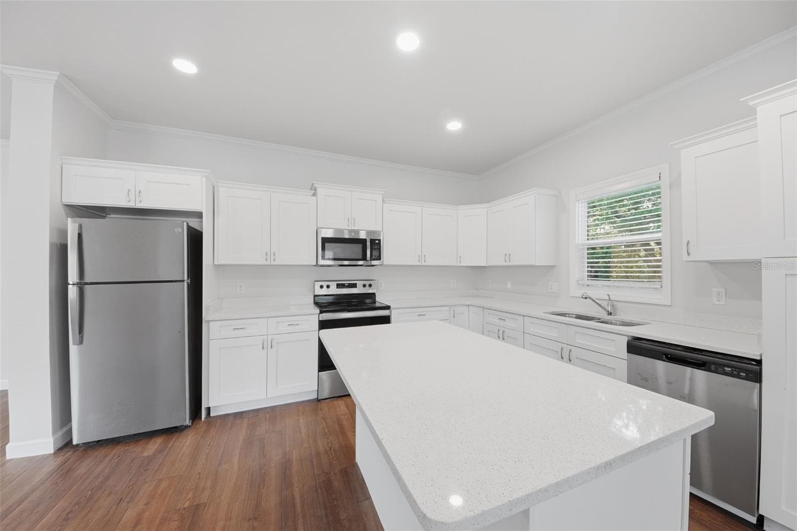 Single Family Residence at 5430 ROSE AVE, ORLANDO, photo 8 of 29