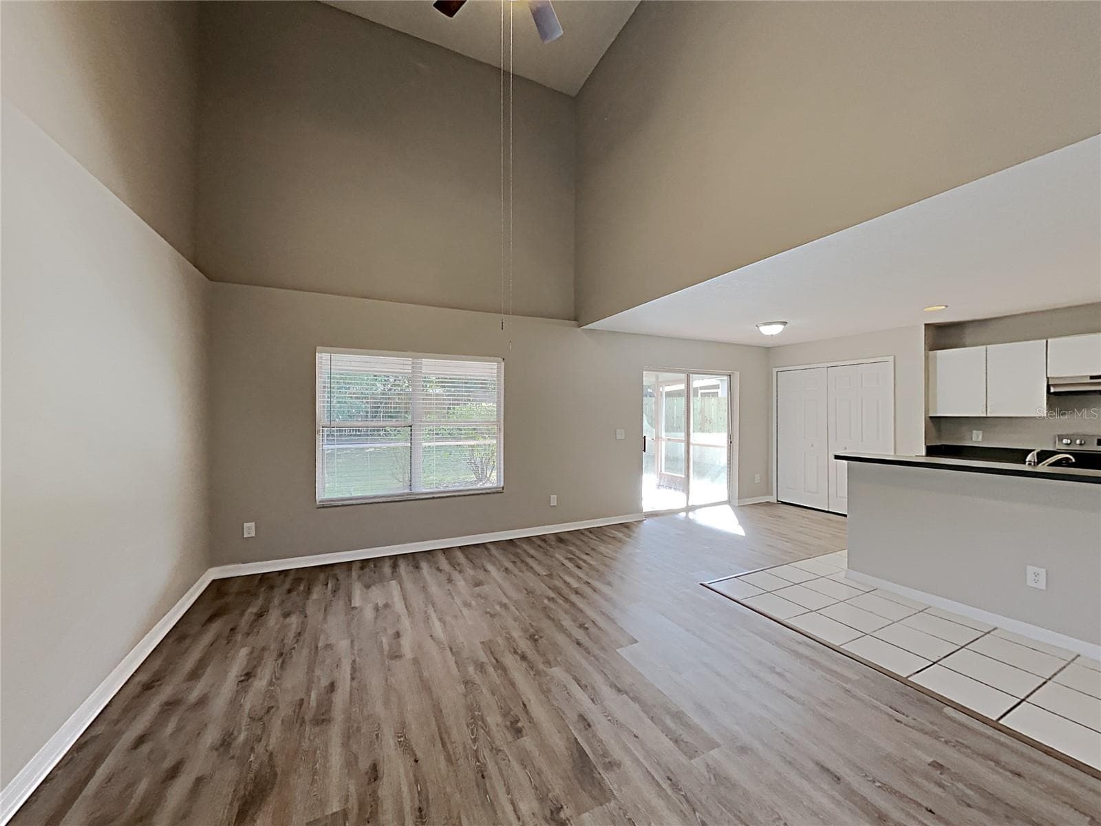 Single Family Residence at 2184 HEATHWOOD CIR, ORLANDO, photo 3 of 19