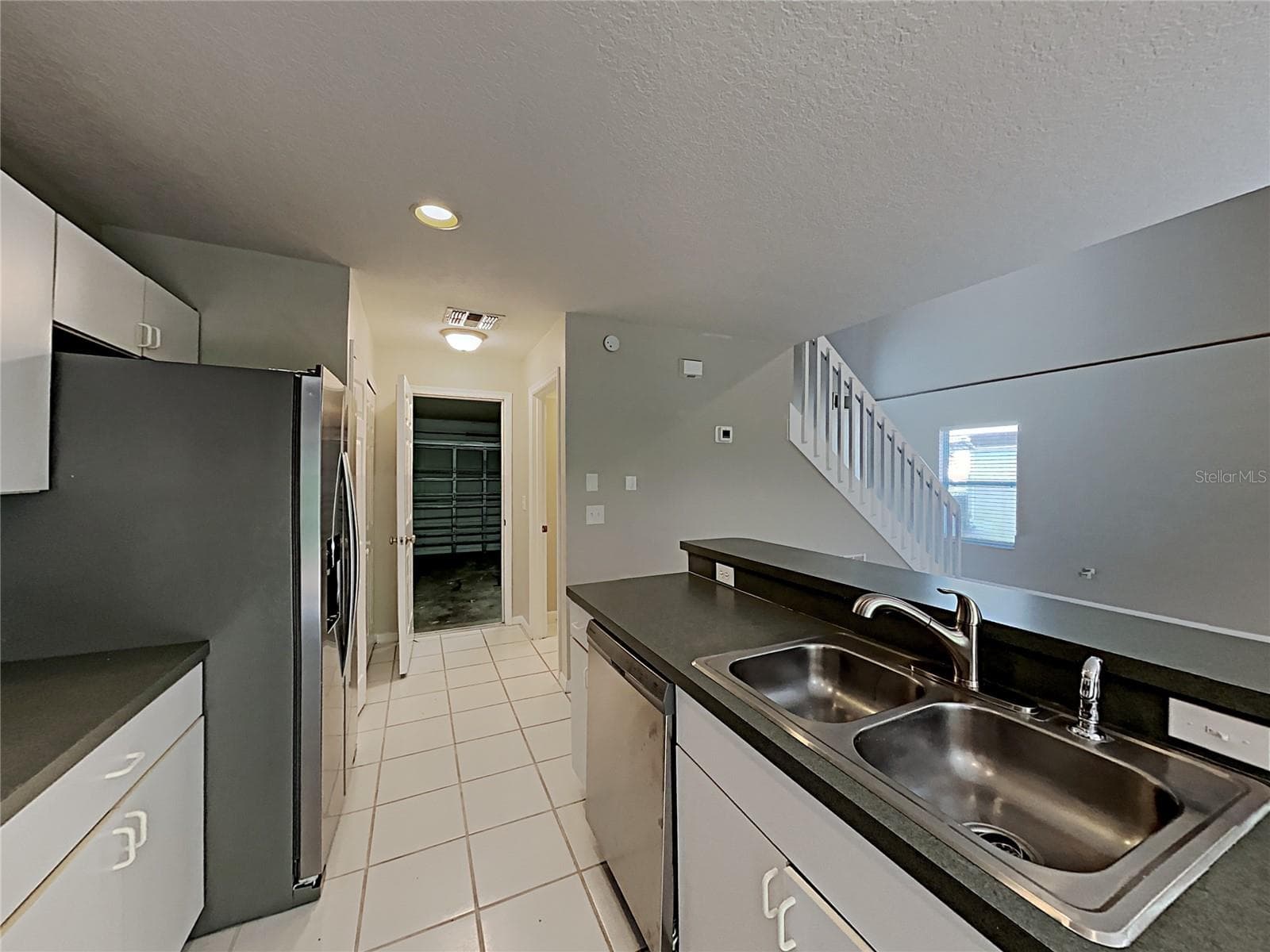 Single Family Residence at 2184 HEATHWOOD CIR, ORLANDO, photo 5 of 19