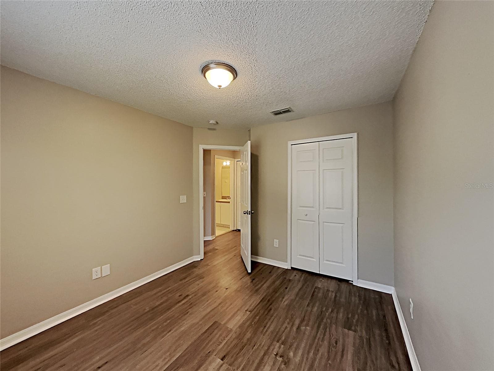 Single Family Residence at 2184 HEATHWOOD CIR, ORLANDO, photo 10 of 19