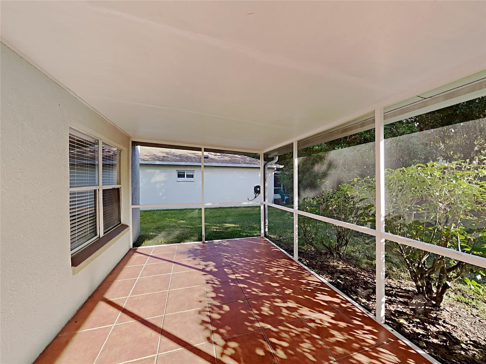 Single Family Residence at 2184 HEATHWOOD CIR, ORLANDO, photo 15 of 19