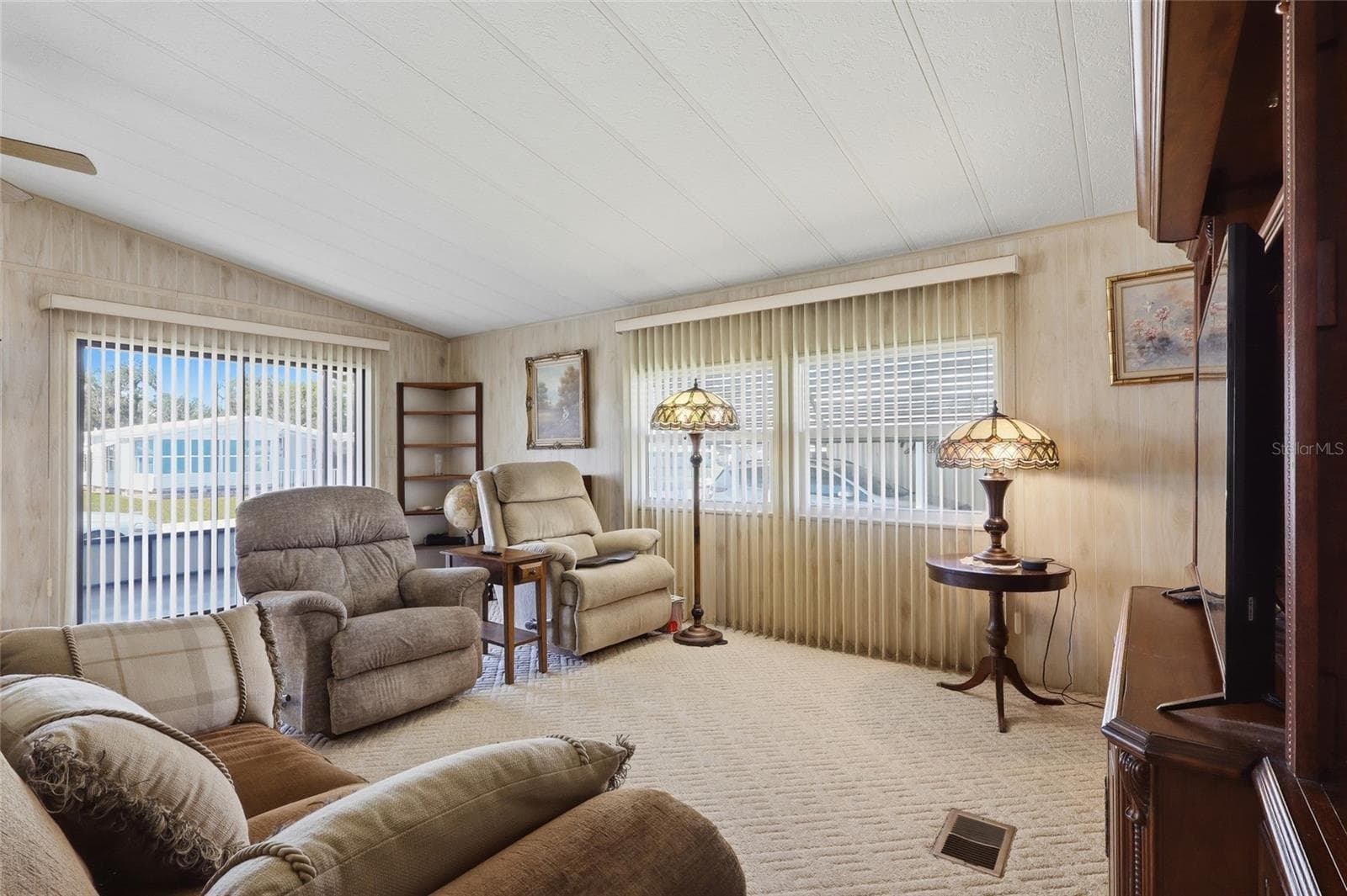 Manufactured Home at 35919 VERANO LN, ZEPHYRHILLS, photo 7 of 23