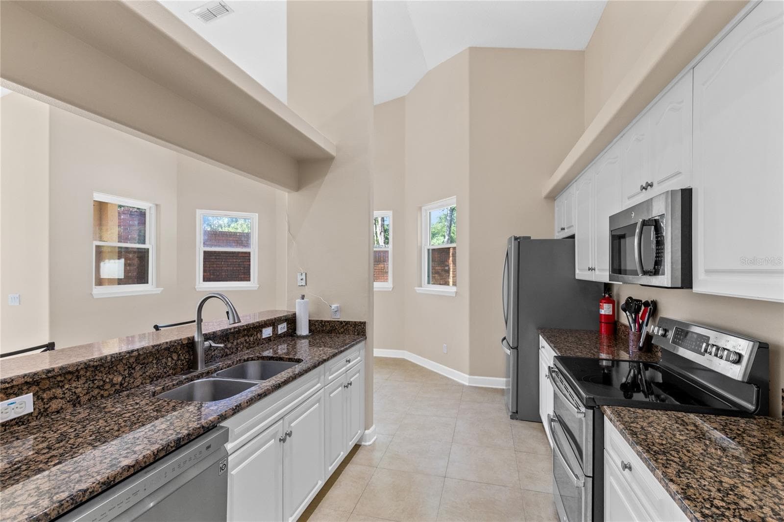 Kitchen - 683 OAK HOLLOW WAY, ALTAMONTE SPRINGS