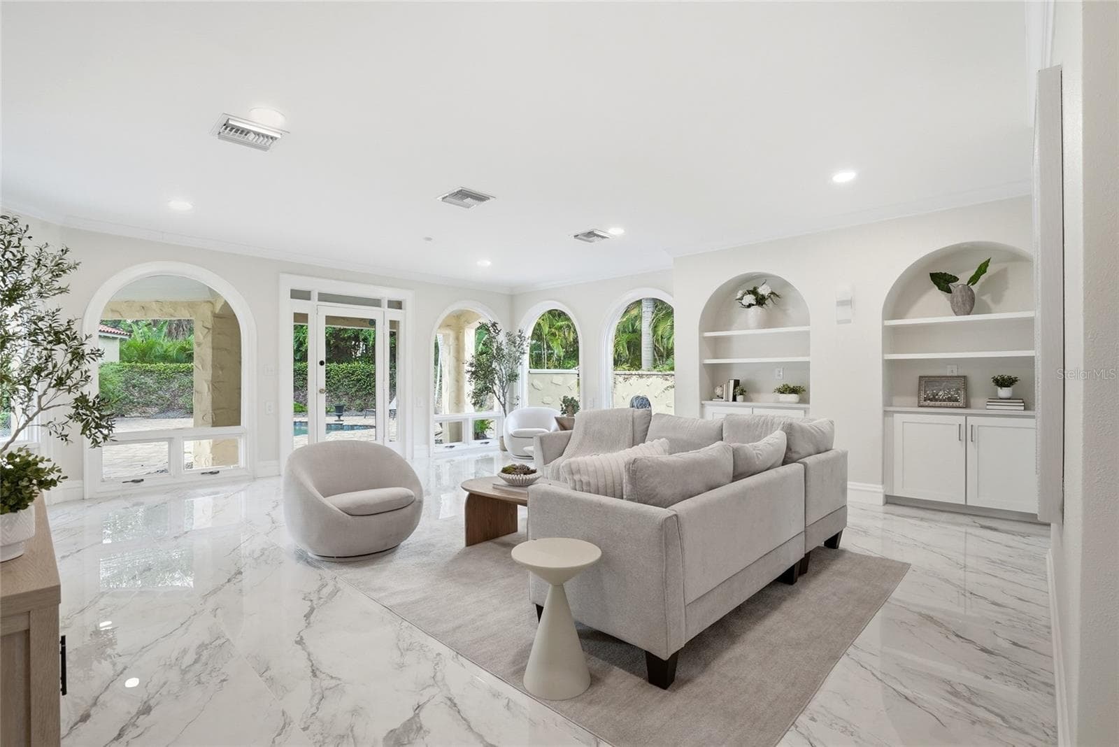 Single Family Residence at 190 BOSPHOROUS AVE, TAMPA, photo 10 of 84