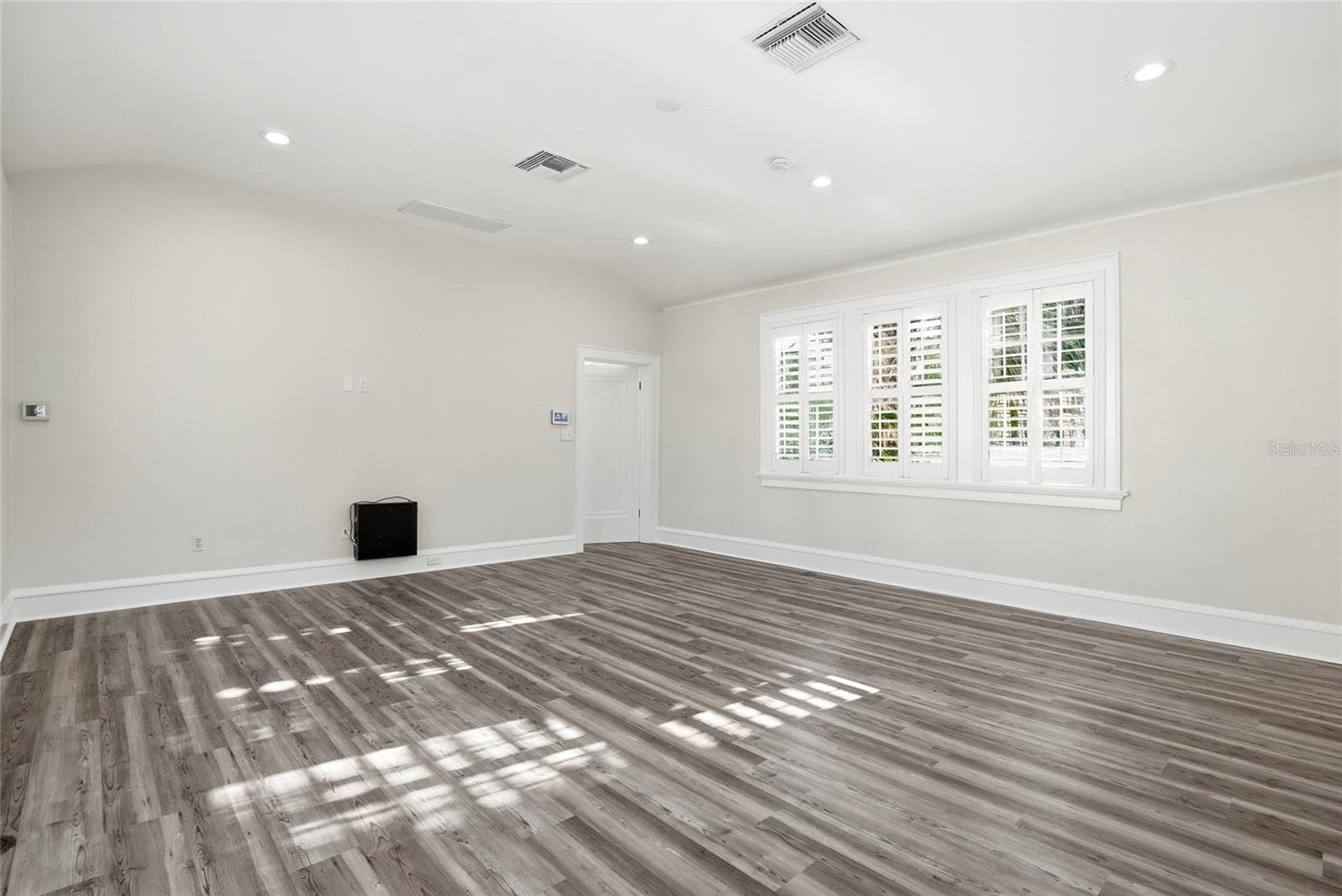 Single Family Residence at 190 BOSPHOROUS AVE, TAMPA, photo 59 of 84