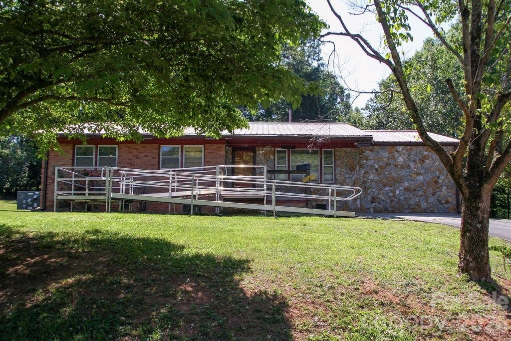 Front of home - 905 S 10th Street, Bessemer City