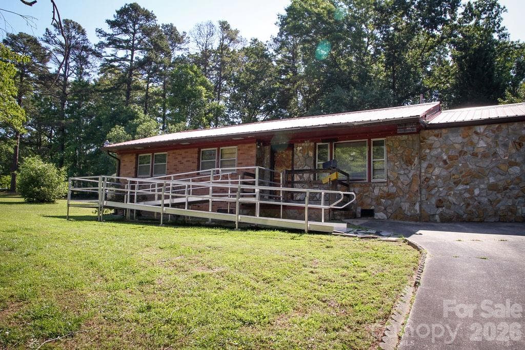 Single Family Residence at 905 S 10th Street, Bessemer City, photo 5 of 39