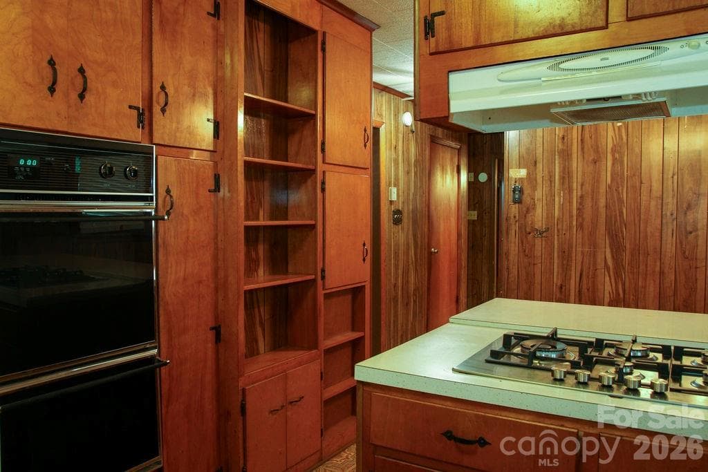 Kicthen - 905 S 10th Street, Bessemer City
