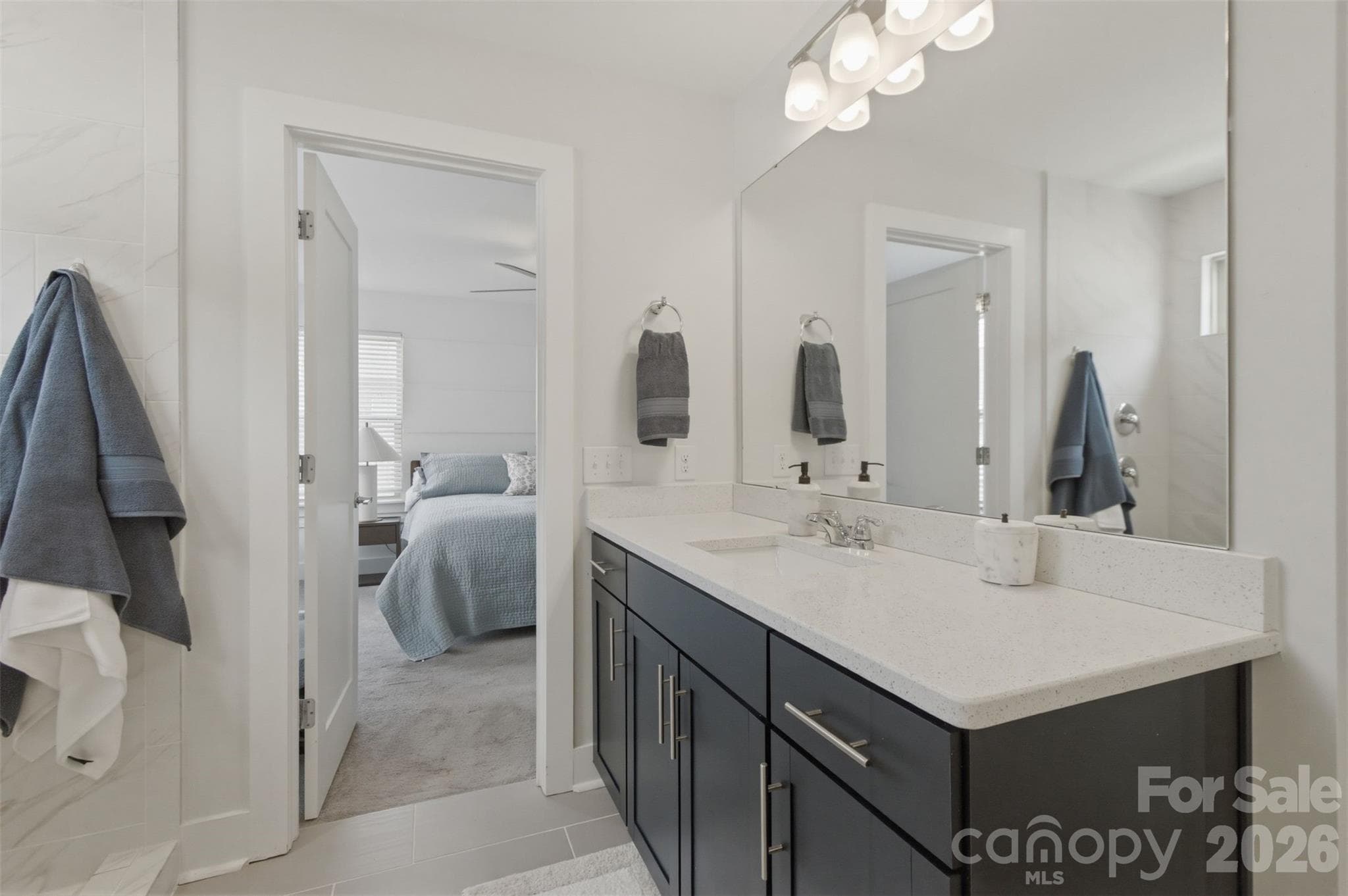 Large primary bathroom - 18005 Nolita Lane, Charlotte
