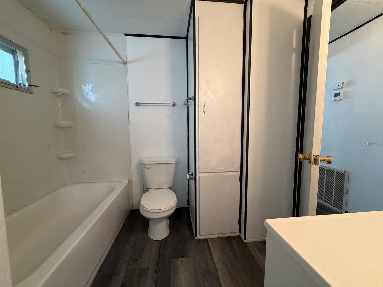 Mobile Home at 5221 BEECHMONT AVE, SARASOTA, photo 27 of 74